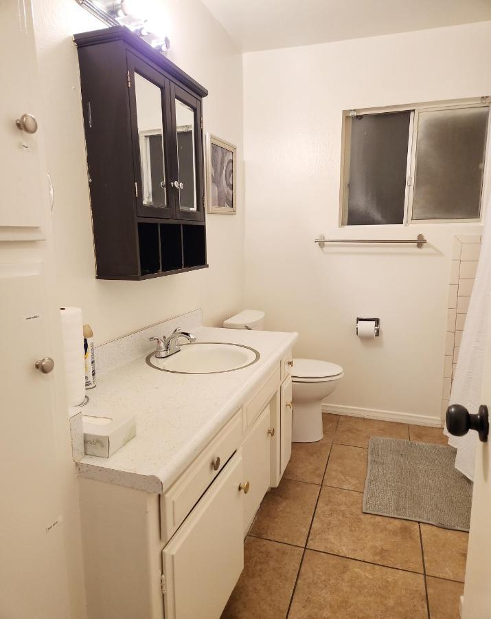 Centrally Located, 4X Queen, 300 Mbps Internet With Backyard! Hemet Esterno foto