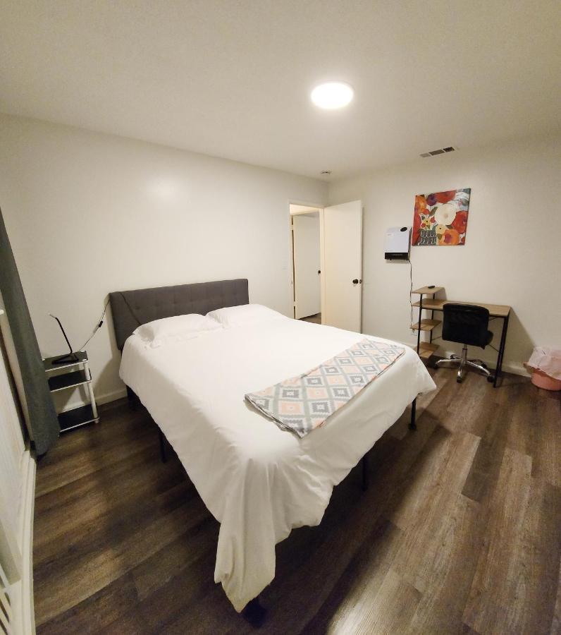 Centrally Located, 4X Queen, 300 Mbps Internet With Backyard! Hemet Esterno foto