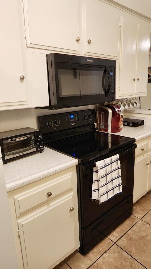 Centrally Located, 4X Queen, 300 Mbps Internet With Backyard! Hemet Esterno foto