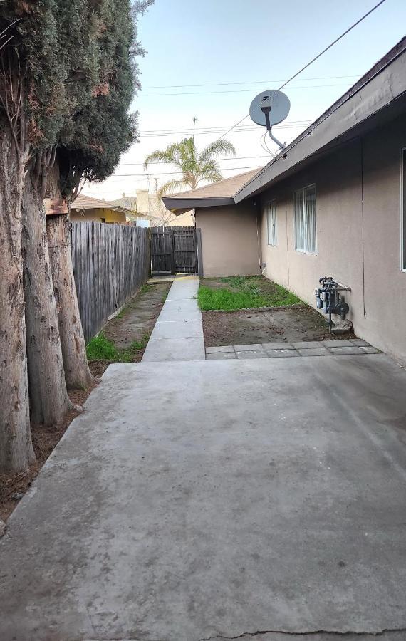 Centrally Located, 4X Queen, 300 Mbps Internet With Backyard! Hemet Esterno foto